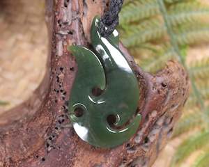 NZ Greenstone Medium Hei Matau Pendant (BA850) Inanga Pounamu