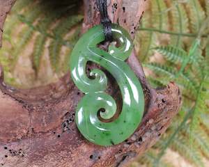 NZ Greenstone Medium Hammerhead Pendant (AQ902) Hapopo Pounamu