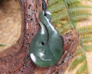 NZ Greenstone Medium Hei Matau Pendant (BA529) Inanga Pounamu