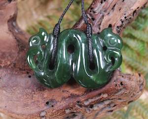 NZ Greenstone Medium Pekapeka Pendant (AW753) Kawakawa Pounamu