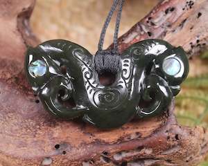 NZ Greenstone Medium Pekapeka Pendant (AX127) Rimu Pounamu