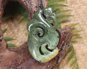 NZ Greenstone Large Manaia Pendant (AZ605) Rimu Pounamu