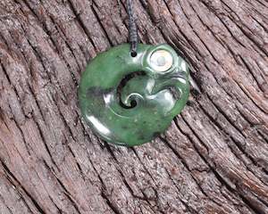 NZ Greenstone Medium Koropepe Pendant (AE192) Hapopo Pounamu