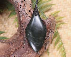 NZ Greenstone Arrowhead Pendant (BB121) Kawakawa Pounamu