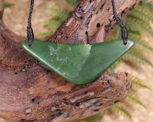 NZ Greenstone Medium Shield or Breastplate Pendant (BB075) Hapopo Pounamu