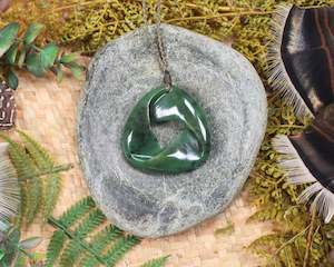 Nz Greenstone Mobius Ribbon Pendant (r205) Hapopo Pounamu