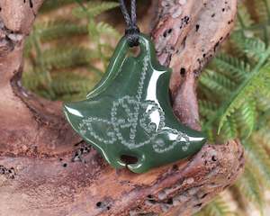 NZ Greenstone Medium Stingray or Whai Pendant (AQ714) Inanga Pounamu