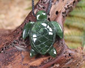 NZ Greenstone Small Turtle Pendant (BA735) Kawakawa Pounamu