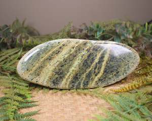 NZ Serpentine Freeform Touchstone Sculpture (BA932)