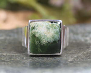 NZ Greenstone Sterling Silver Ring S11 (AZ436) Flower Jade Pounamu