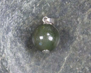 NZ Greenstone Bead Pendant (BB033) Rimu Pounamu