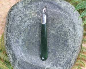 Jewellery: NZ Greenstone Medium Sterling Silver Pendant (AT809) Rimu Pounamu