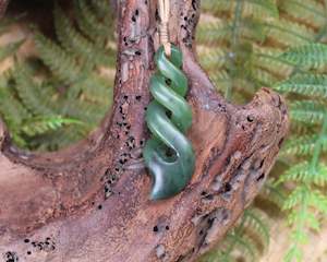 NZ Greenstone Medium Twist Pendant (AQ221) Hapopo Pounamu