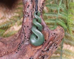 NZ Greenstone Small Twist Pendant (AM879) Hapopo Pounamu