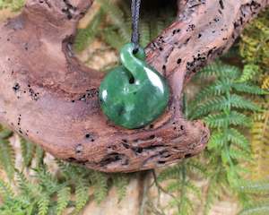 NZ Greenstone Medium Twist Pendant (AE001) Hapopo Pounamu