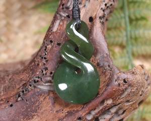 NZ Greenstone Small Twist Pendant (BA365) Kawakawa Pounamu