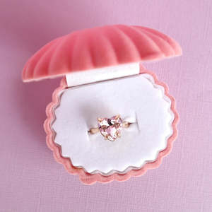 Lauren Hinkley - Crystal Heart Ring In Shell Box