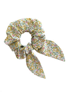 ELMA BOW SCRUNCHIE- LIBERTY BETSY ANN