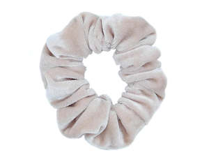 GOODY GUMDROPS VELVET SCRUNCHIE Nude