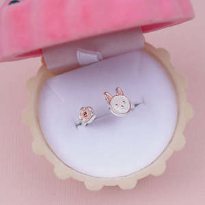 LAUREN HINKLEY - BUNNY FLOWER RING IN VELVET CUPCAKE BOX