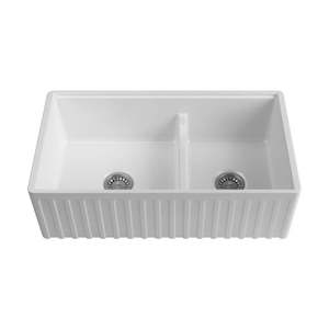 Bathroom and toilet fitting: Mercer Double Ravenna Butler Sink