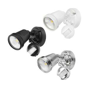 Hunter III Flood Light 1Lt w/ Sensor in White/Black/Nickel