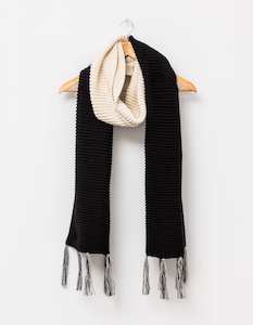 Linen - household: Ebony and Ivory Fringe Scarf