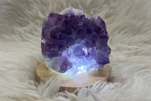 LED lamp for crystals