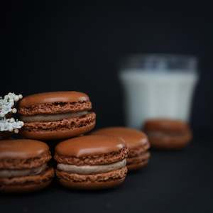 Chocolate Macarons 12 Pack with Bayleys Box