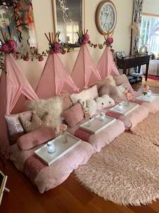 LITTLE BLUSH & BLOSSOM DREAMING TEEPEE SLUMBER PARTY