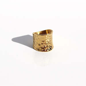 Ring | Wide Hammered Band