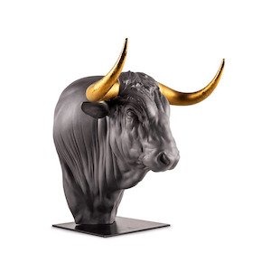 China, glassware and earthenware: Taurus