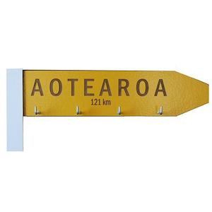 AA Aotearoa - Keyholder Give Me a Sign