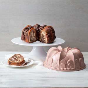 Rose Gold Bakeware: Bundt Cake Tin