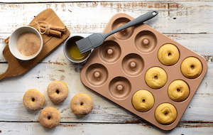 Rose Gold Doughnut Tray – 12-Hole Donut