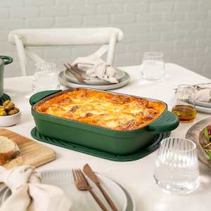 Baking Trays Tins: Firra Cast Iron Baking Dish