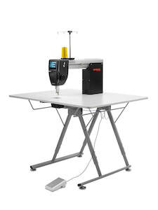 BERNINA Q16 PLUS & Horn Table