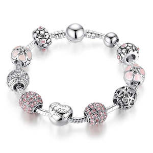 Jewellery: Costume Jewelry Pink Bead Bracelet