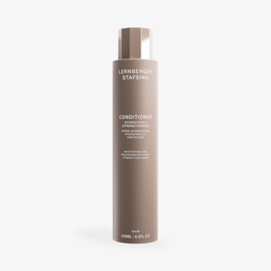 Cosmetic: Conditioner Hydrating & Strengthening