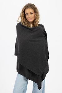 Clothing: Wide Wrap Scarf