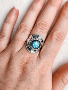 Labradorite Moonbeam Ring