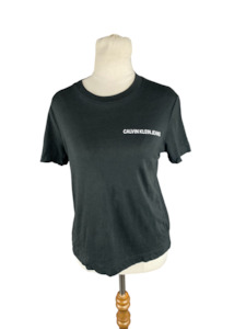 Activewear: Calvin Klein black tee | size 6