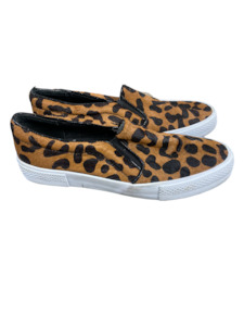 Shoes: Steve Madden short fur low-top sneakers | size 9