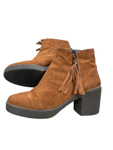 TopShop brown suede boots | size 9 or 40