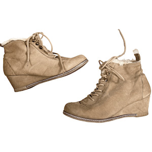 Shoes: Hush Puppies Suede boots | size 9 or EU 40