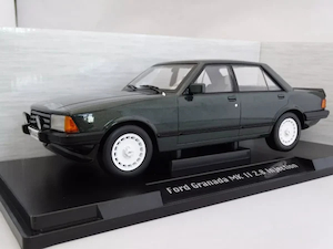 1981 FORD Granada MK II 2.8 Injection metallic-dark green 1: 18 By Model Car Group