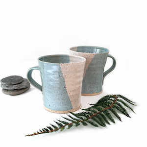 Homewares: Blue and White Speckled Medium Mug