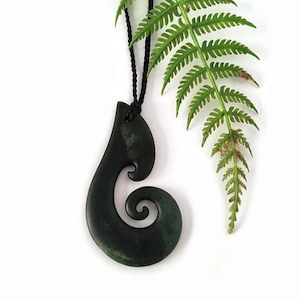 Homewares: Pounamu Pendant Koru