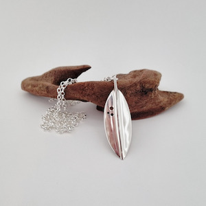 Homewares: Pohutukawa Leaf Pendant Large