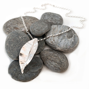 Homewares: Large Autumn Leaf Pendant Silver